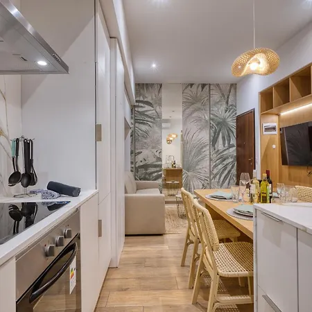 Designer Furnished With Yard Aroc1-1 Sliema