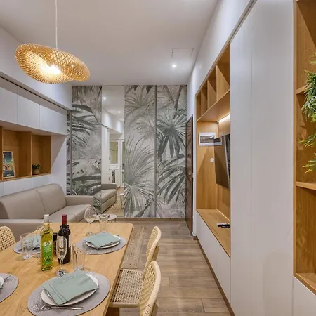 Designer Furnished With Yard Aroc1-1 Sliema