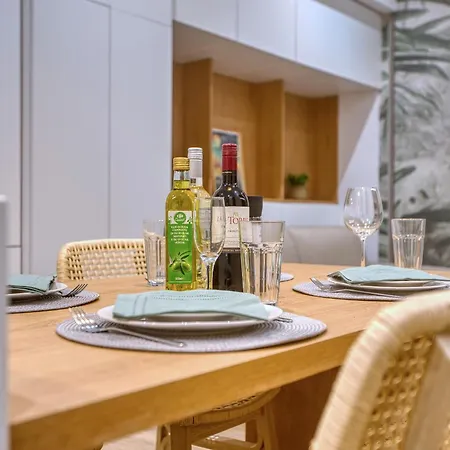 Designer Furnished With Yard Aroc1-1 * Sliema