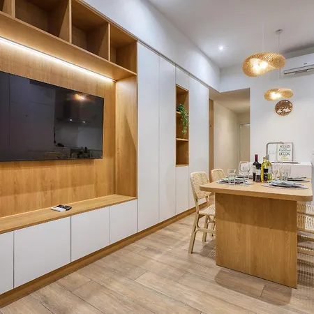 Designer Furnished With Yard Aroc1-1 * Sliema